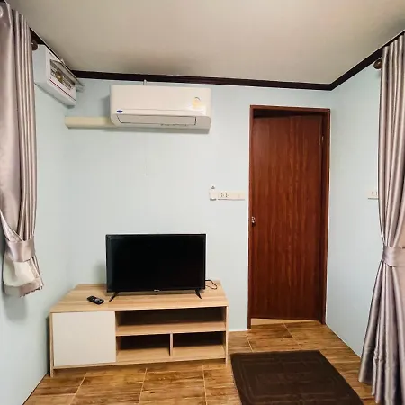 The Monday: Budget Stay Near Laem Mae Phim Beach Klaeng Exterior photo