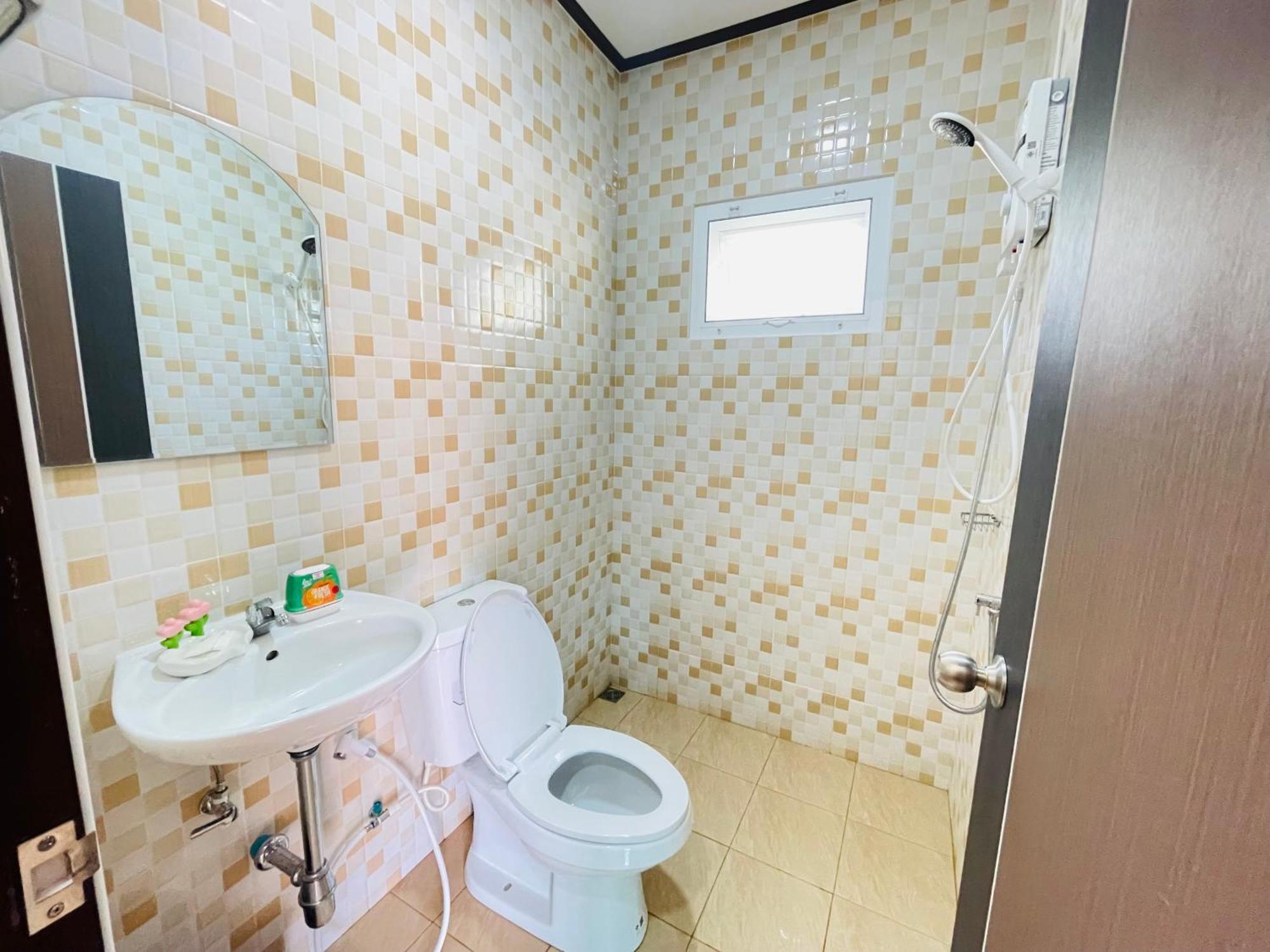 Holiday home The Monday: Budget Near Laem Mae Phim